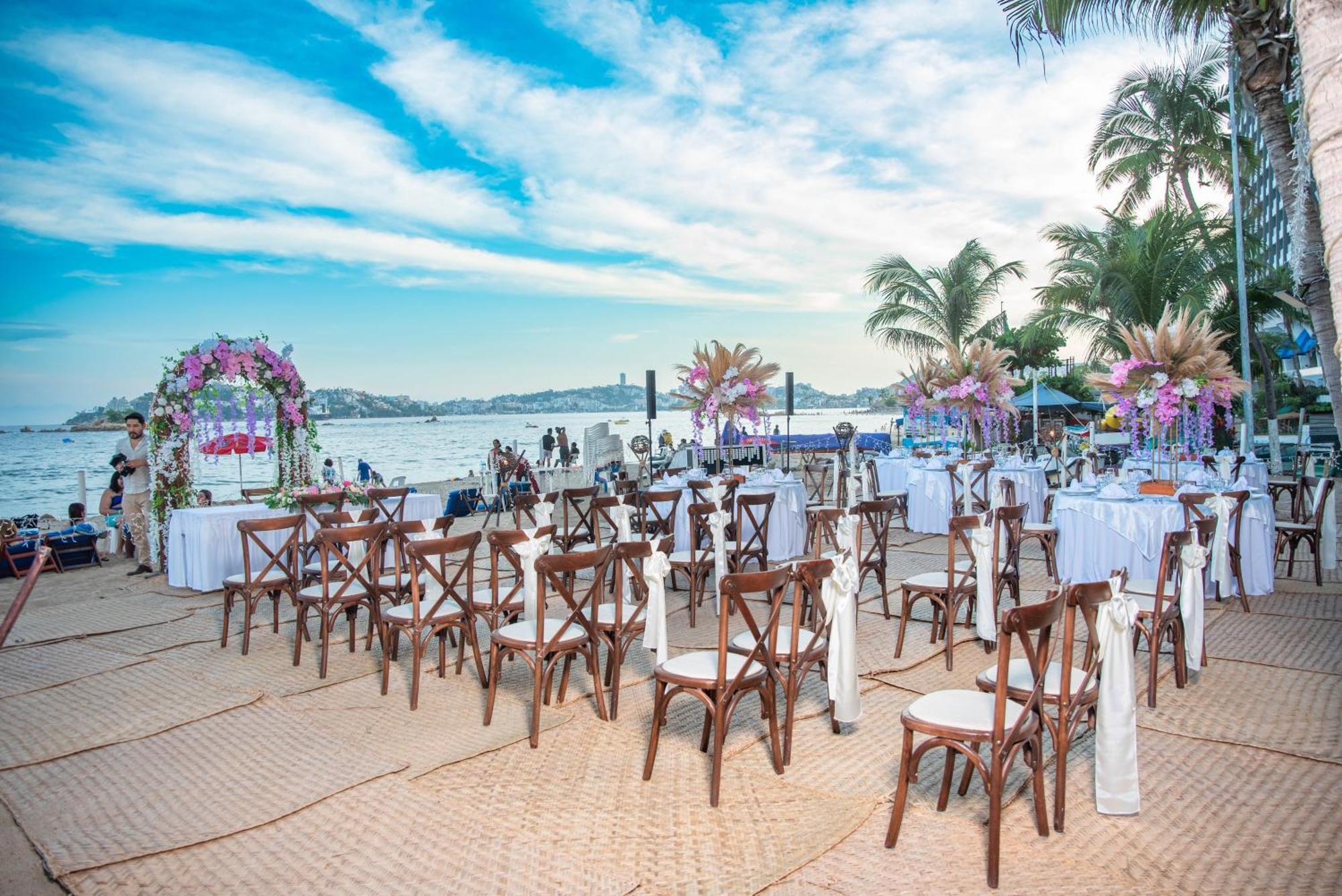 Ritz Acapulco All Inclusive Экстерьер фото A wedding reception at the beach