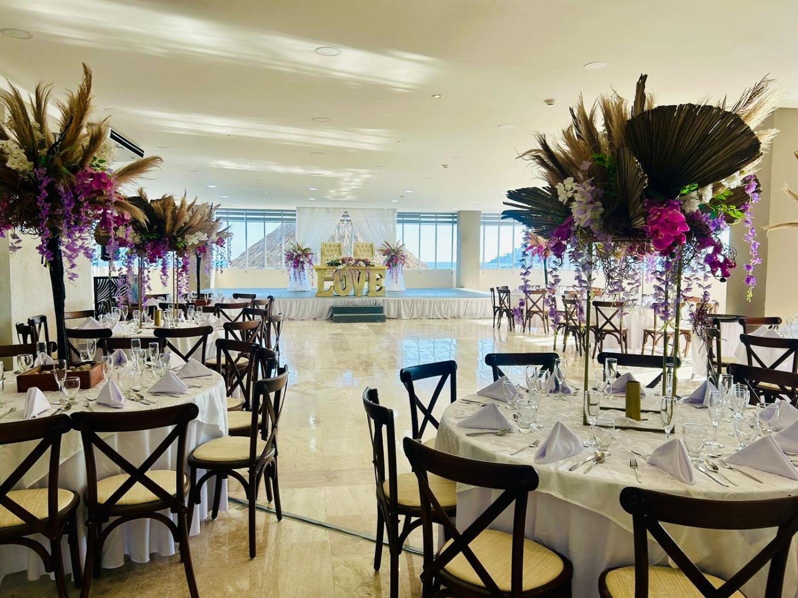 Ritz Acapulco All Inclusive Экстерьер фото A wedding reception at the Four Seasons Hotel, Mexico City